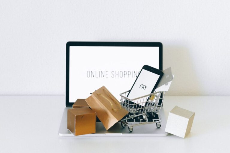 The Best Free Tools for Fashion Product Photography